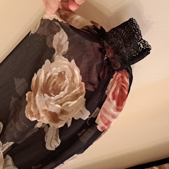 Beautiful Lucie  Ann full sweep long black and rose peignoir set large - Picture 3 of 5